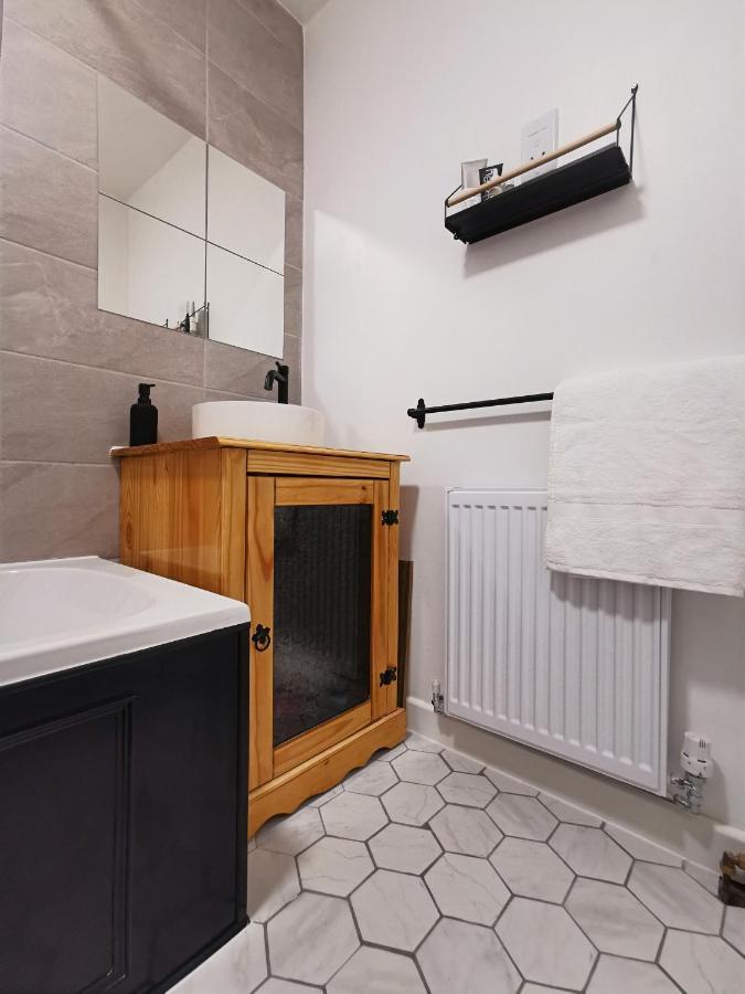 Peaceful House In The Heart Of Glasgow City, Close To Queen Elizabeth Hospital And Govan Subway, Free Private Parking エクステリア 写真